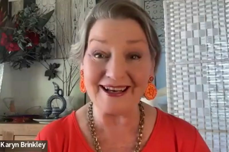 Karyn Brinkley presenting the Sunday Night Dread Solution video, helping executive women reduce anxiety and start the week calm and confident.